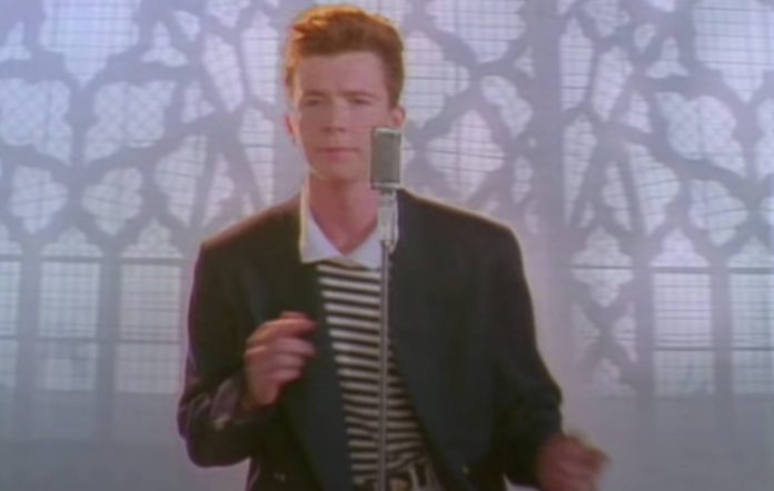 RickAstley2021-696x442.jpg